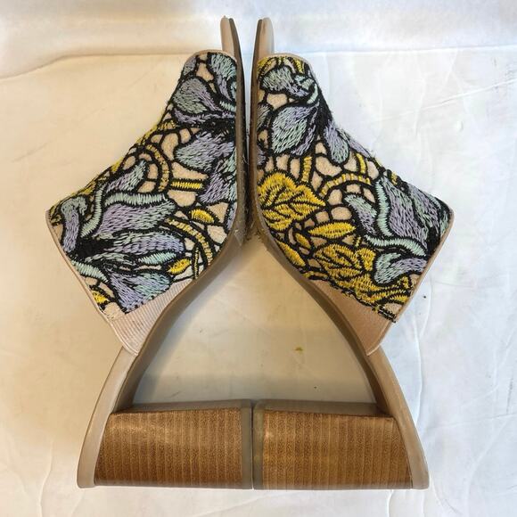 Crown Vintage Clara Floral Lace Peeptoe Embroidered Block Heel Mules Sandal Sz 8 - Picture 13 of 16